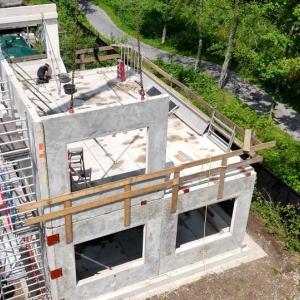 Primeur met hergebruikte prefab elementen